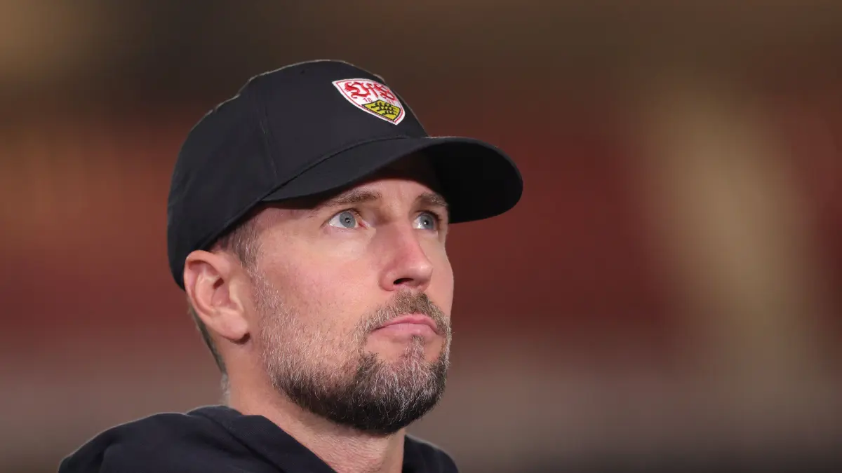 BAU // 19.09.2026, Deutschland, Stuttgart, Fußball Bundesliga,
VfB Stuttgart vs. Borussia Dortmund, Trainer Sebastian Hoeneß (VfB)