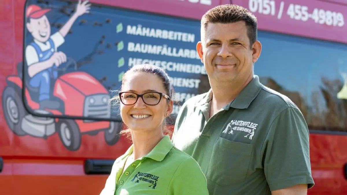 Aniko (links) und Szabolcs Dudas führen gemeinsam den Weitinger Betrieb "Aniko Gartenpflege". Der übernimmt Forstarbeiten und Gartenpflege.