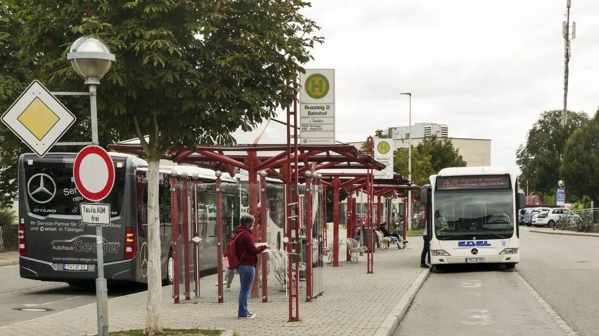 Busbahnhof Rottenburg, RSB: Vom Rottenburger Busbahnhof geht’s mit der Linie 7629 über Starzach nach Eyach. Bild: Angelika Bachmann