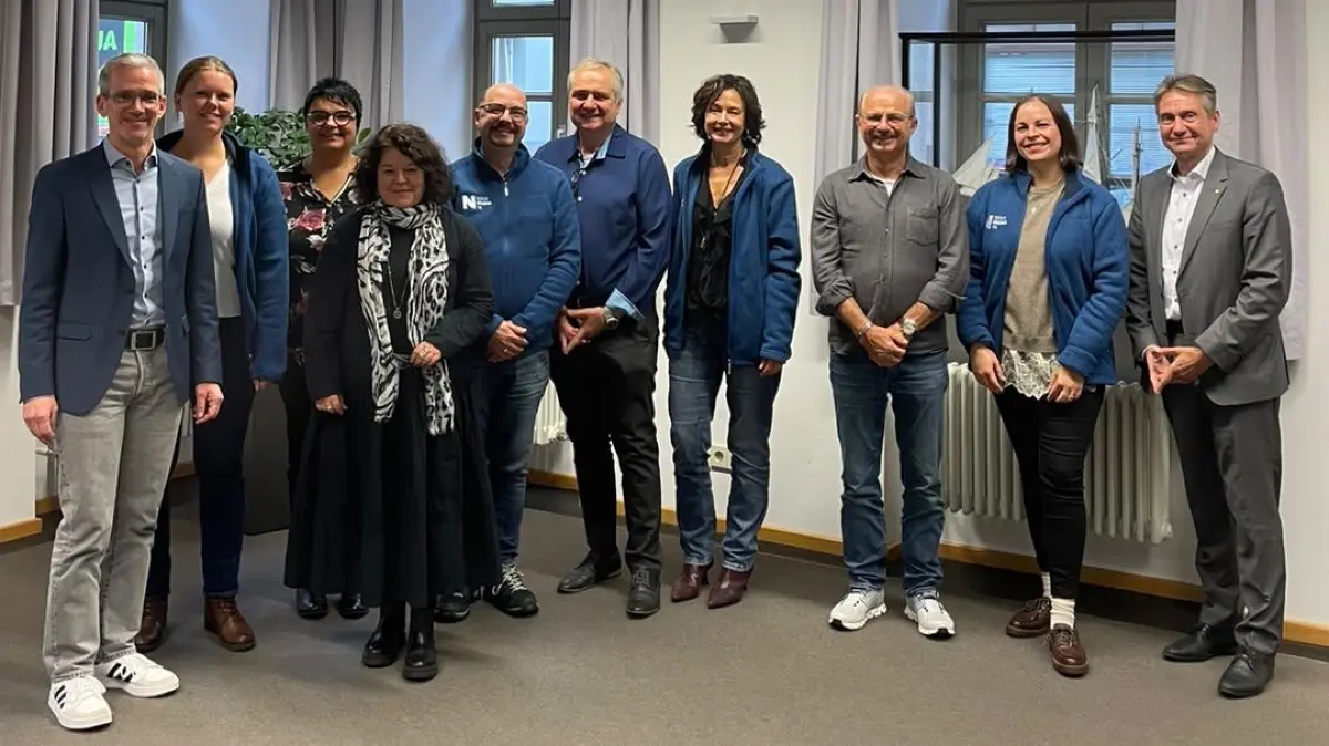 Bürgermeister Jens Keucher (von links), Christina Gsell, Ulrike Schulz, Kathrin Link, Frank Börnard, Reinhold Kuch, Claudia Beuter, Klaus Weiblen, Bianca Kalmbach, Bürgermeister Thomas Noé