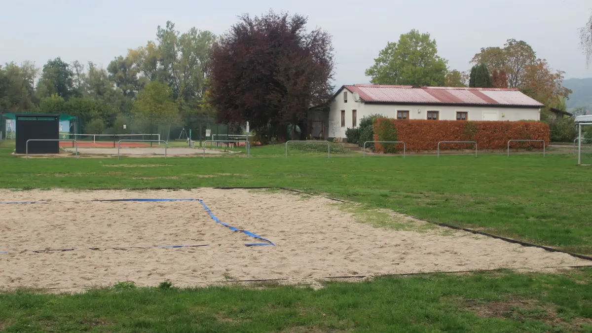 Auch die Freizeitfläche mit dem Beachvolleyball- und dem Boule-Platz sowie den Tennisplätzen gehört zum in Rümmingen geplanten Sanierungsgebiet „Ortskern – Schallbacher Straße“.
