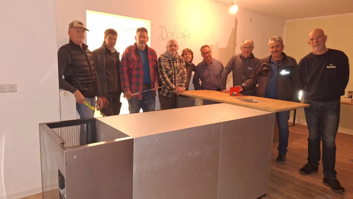 Sie machen sich derzeit gemeinsam stark für das künftige Dorfcafé Wolterdingen. Peter Welte, von links, Egidius Dagn, Dorfgemeinschafts-Vizevorsitzender Markus Langenbacher, Martin Kuner, Claudia und Arno Hennemann, Dorfgemeinschaftsvorsitzender Armin Maier, Walter Doser und Werner Trautmann.
