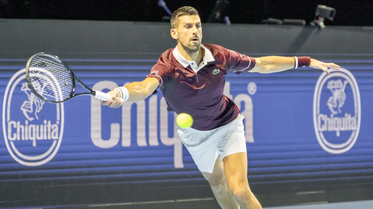 Voller Einsatz: Novak Djokovic musste sich gegen Ugo Humbert ordentlich strecken.