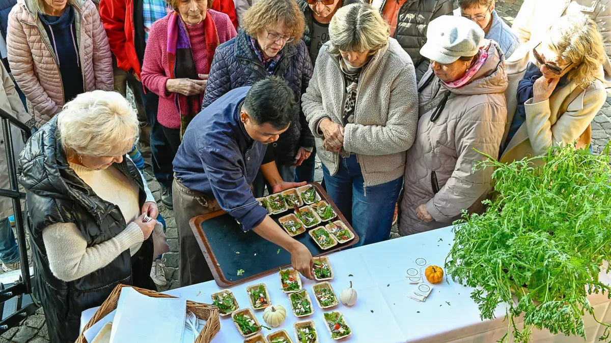 Die Besucher der Chrysanthema durften natürlich selbst kosten.