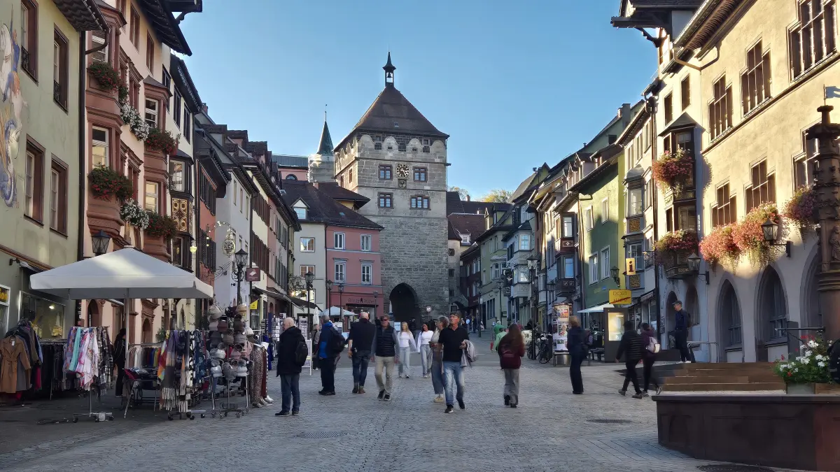 In der historischen Rottweiler Innenstadt ist viel los.