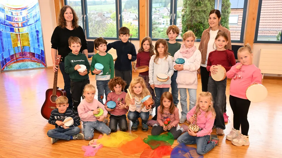 Lichterkinder in Waldachtal: Sie haben Freude an der Musik und Bewegung und bereiten eine Aufführung an Weihnachten 2026 vor.