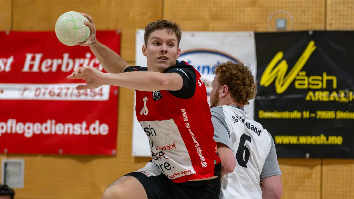 Mika Buelow (#10),