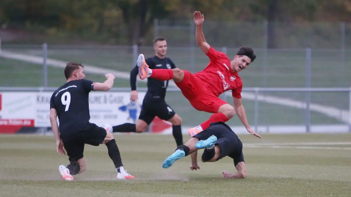 Pascal Schoch (in Rot) machte gegen die SGM Deisslingen-Lauffen ein Tor und eine Vorlage.